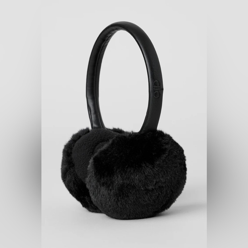 ALO YOGA | ✨NEW✨ Faux Fur Ear Muff in Ivory - Picture 5 of 6